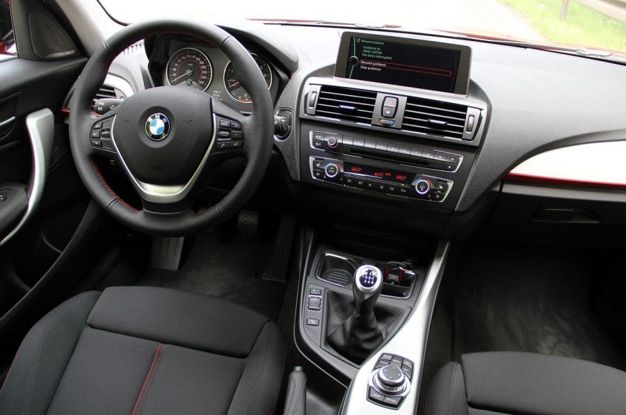  BMW 1-Series 5-Door 2012 года  (фото 28 из 57)